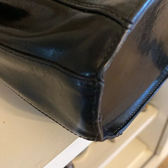 Vintage Brahmin hard leather crossbody purse with adjustable strap - Picture 5 of 16